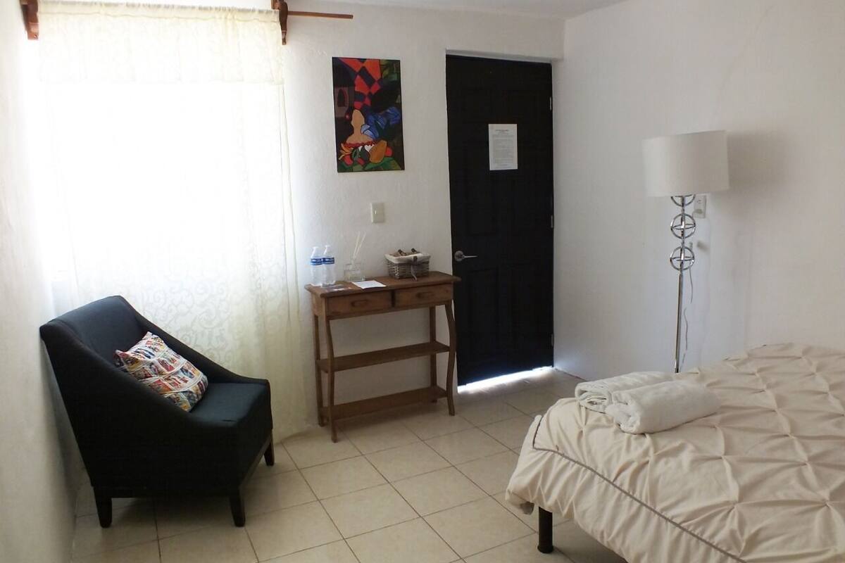 Classic Room | Blackout drapes, WiFi (free), bed sheets