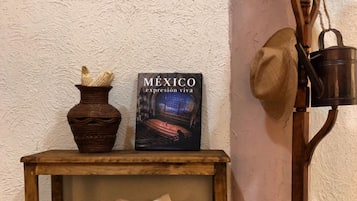 Regadera, regadera tipo lluvia, secadora de cabello, batas