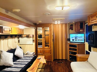 Your own private camper located near the Bogue Chitto River!