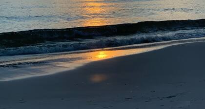 3BR-2 King Suites-Waterfront w/Private Dock-Boat Parking-10 min to Mexico Beach