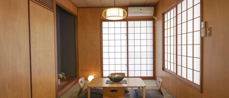 基础独立别墅 (Private Vacation Home) | 4 多间卧室、免费 WiFi