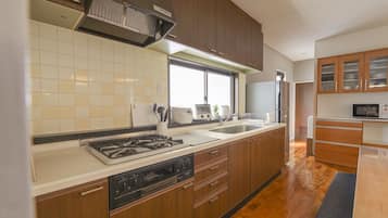 Private Vacation Home | Private kitchenette