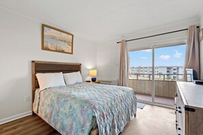 2 bedrooms, iron/ironing board, internet