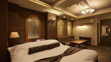 Soundproofing, free WiFi, bed sheets