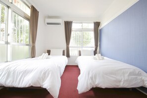 Private Vacation Home | 4 bedrooms, free WiFi, bed sheets - Island Story (Miyakojima)