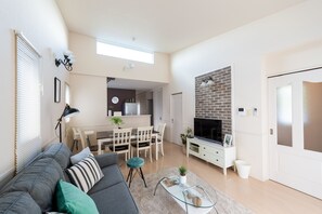 獨棟房屋 (Private Vacation Home) | 起居區 | 平面電視