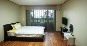 Condo, 2 Bedrooms (Ocean)