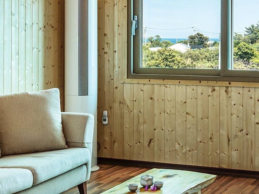 Condo premium | Sala de estar | TV de tela plana 34 polegadas com canais a cabo, TV, pisos aquecidos