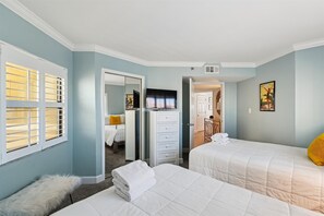 Condo, 3 Bedrooms