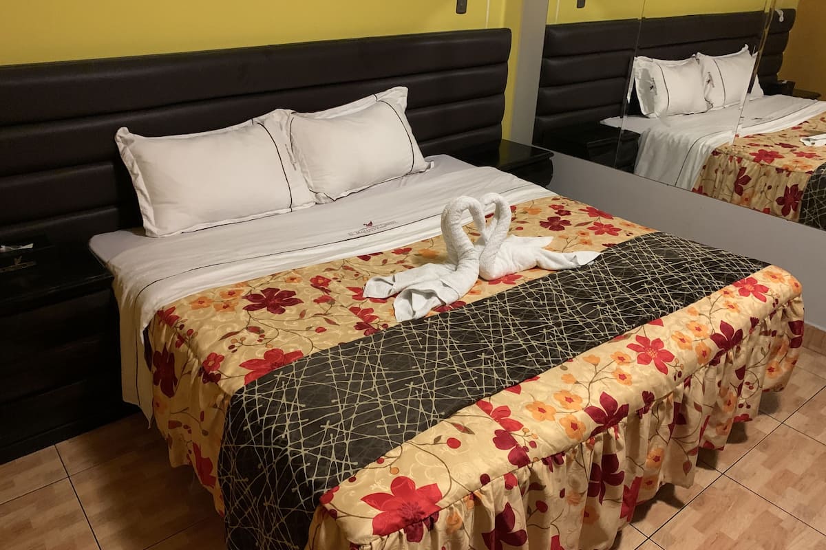 Ropa de cama hipoalergénica, minibar, cortinas blackout y wifi gratis