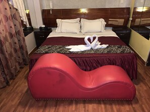 Ropa de cama hipoalergénica, minibar, cortinas blackout y wifi gratis