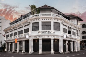 Front of property - Modern Hotel Georgetown (George Town)