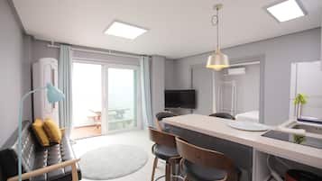 Condo, 1 Bedroom (with Living Room) | WiFi (free), bed sheets