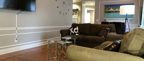 Casa (3 Bedrooms) | Sala de estar | Televisión, Netflix y servicios de streaming