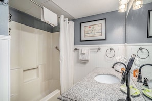 Condo, 3 Bedrooms