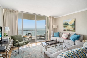 Condo, 3 habitaciones | Área de sala de estar