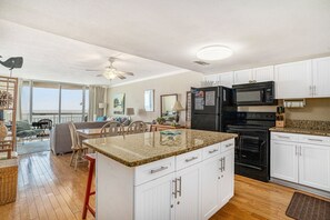 Condo, 3 Bedrooms | Private kitchen | Fridge, microwave, oven, dishwasher