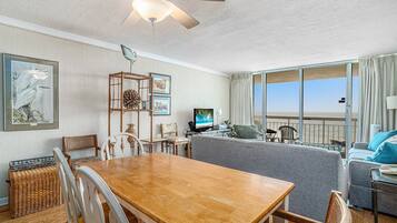 Condo, 3 quartos | Parte interna