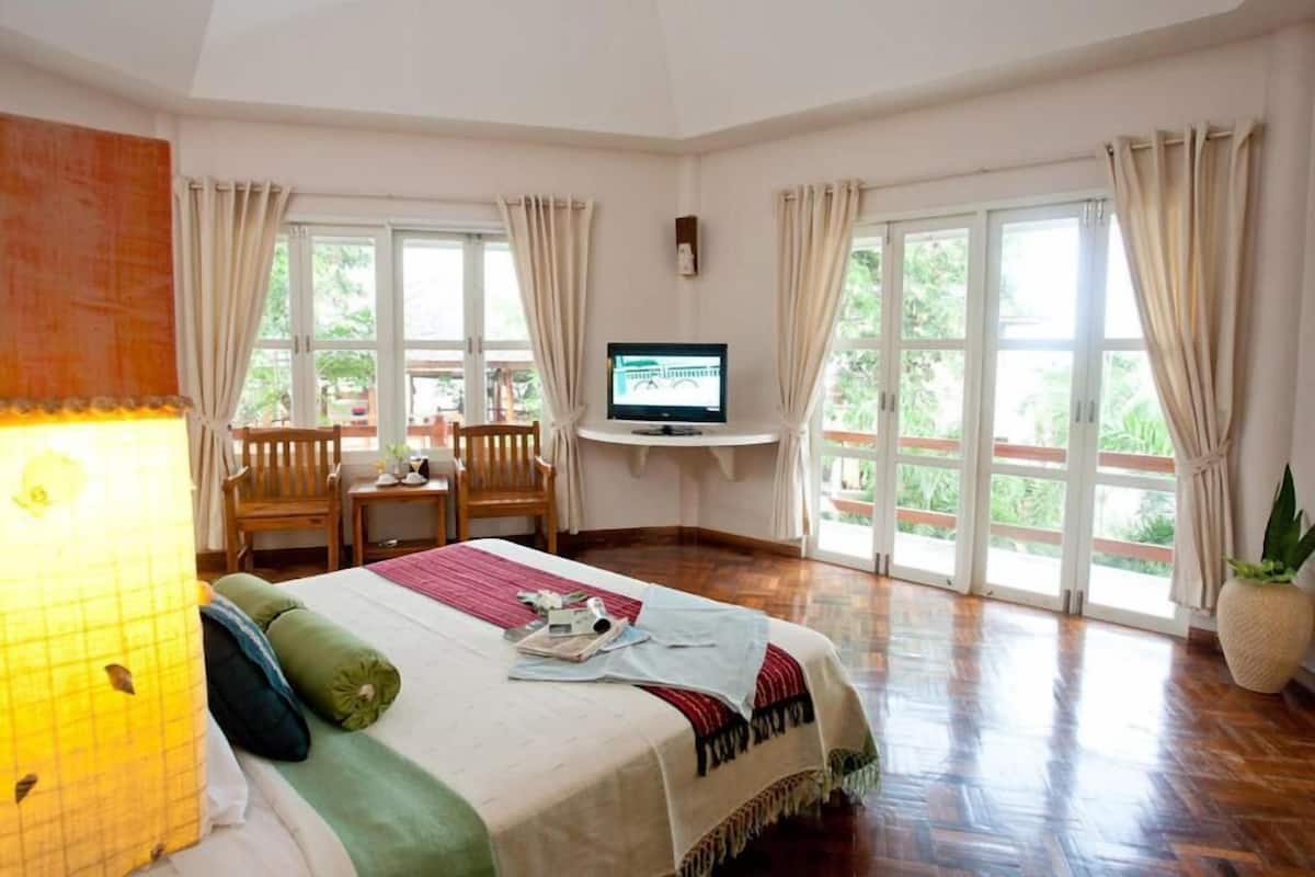 Chambre romantique double ou avec lits jumeaux | Bureau, accès au Wi-Fi (inclus), décor unique, ameublement unique
