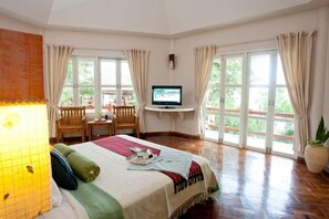 Romantic Double or Twin Room | Individually decorated, individually furnished, desk, free WiFi - Tanaosri Resort (Pranburi)