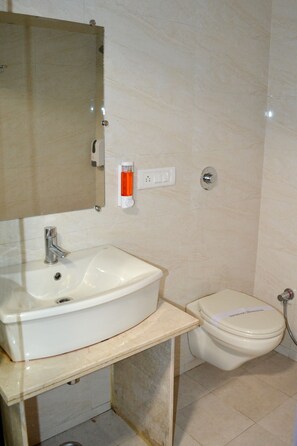 Deluxe Double Room | Bathroom - Hotel Swagat (Abu Road)