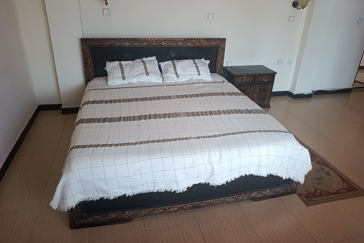 Skrivebord og wi-fi (inkludert)