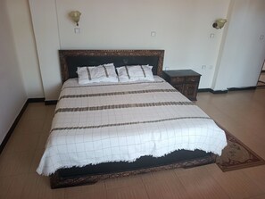 Desk, free WiFi - Honey Land Hotel (Lalibela)