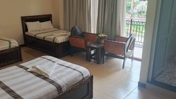 Schreibtisch, kostenloses WLAN