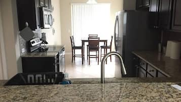 House (5 Bedrooms) | Private kitchen