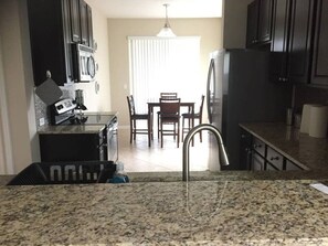 Casa (5 Bedrooms) | Cocina privada