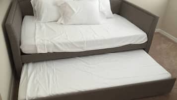 House (5 Bedrooms) | 5 bedrooms, bed sheets