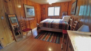 Room - Bear_cave (Red River)