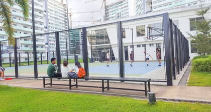 1 BR Eigentumswohnung Gastfamilie in Commonwealth, QC