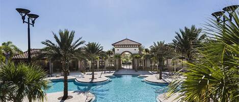 Innenpool, Außenpool