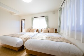 3 bedrooms, desk, iron/ironing board, free WiFi - Fuji Viewest Villa RAKUWA (Fujikawaguchiko)
