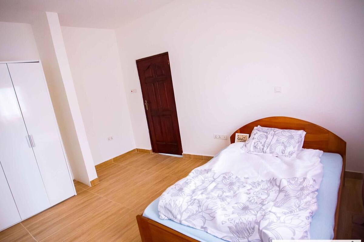 Comfort Apartment | 2 bedrooms, blackout curtains, iron/ironing board, bed sheets