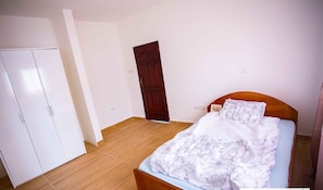 Comfort Apartment - The Square Fully Furnished Apartments (Accra)
