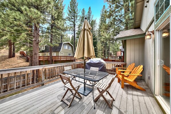 Maison, 3 chambres | Balcon