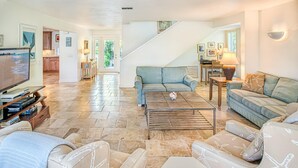 Ferienhaus, 4 Schlafzimmer | Wohnzimmer | Fernseher