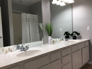 Casa (3 Bedrooms) | Banheiro | Banheira 