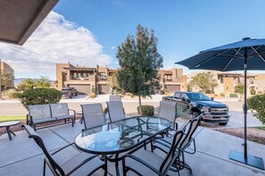 Townhome, Multiple Beds (The Governor's Mansion) | Outdoor dining