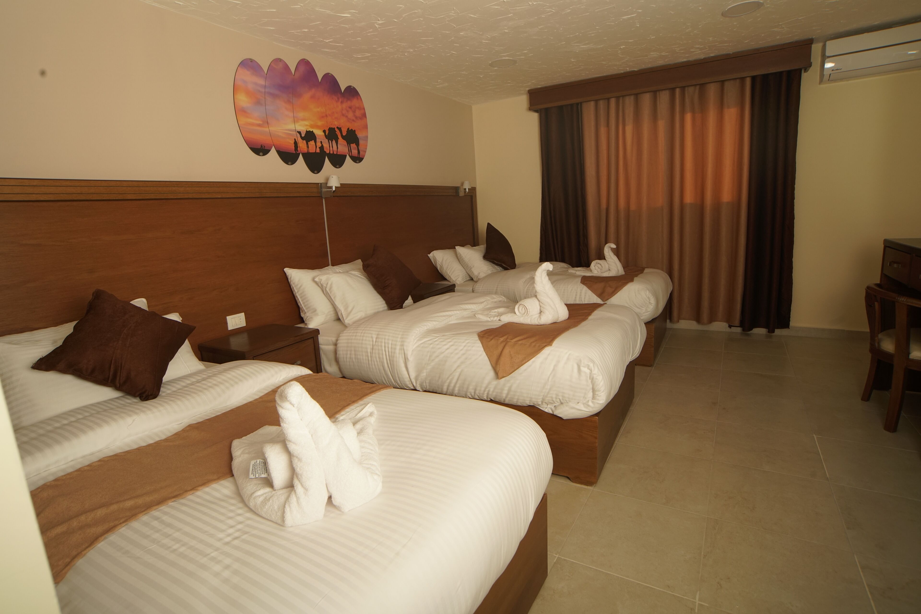 deluxe triple room | minibar, desk, free wifi, bed sheets