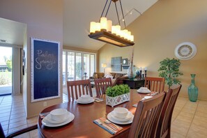 Dining - Golf Resort Getaway w/ Pool Access in Palm Desert (Palm Desert)