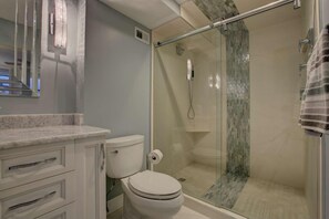 Bathroom - Harbor Towers (Siesta Key)