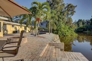 Property grounds - Peacock Bungalow - Right (Siesta Key)