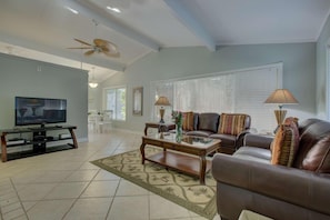 House, Multiple Beds (Peacock Bungalow  - right) | Living room - Peacock Bungalow - Right (Siesta Key)