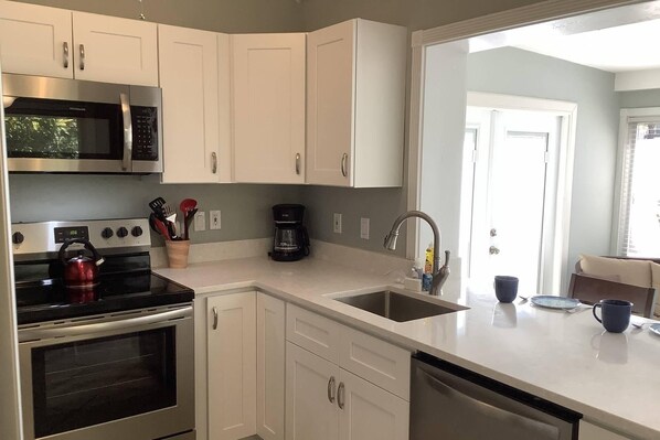 House, Multiple Beds (Peacock Bungalow  - right) | Private kitchen