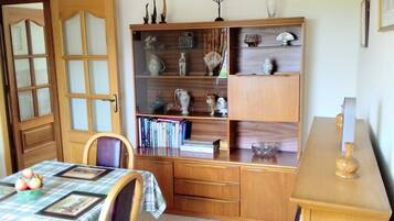 House | Private kitchen | Fridge, microwave, oven, stovetop