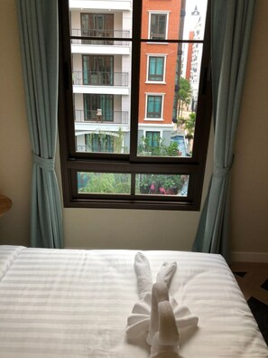 2-Bedroom Condo with Pool View | Wi-Fi ฟรี