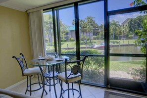 Condo, Plusieurs lits (White Sands Walk to Siesta Beach) | 2 chambres, Wi-Fi